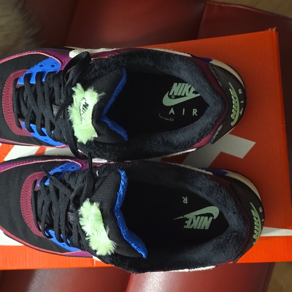 Nike Air Max 90 PRM, Faux Fur- Lined Plum and Colorway Sneakers, sz 11.5 W, 10 M - Picture 4 of 8